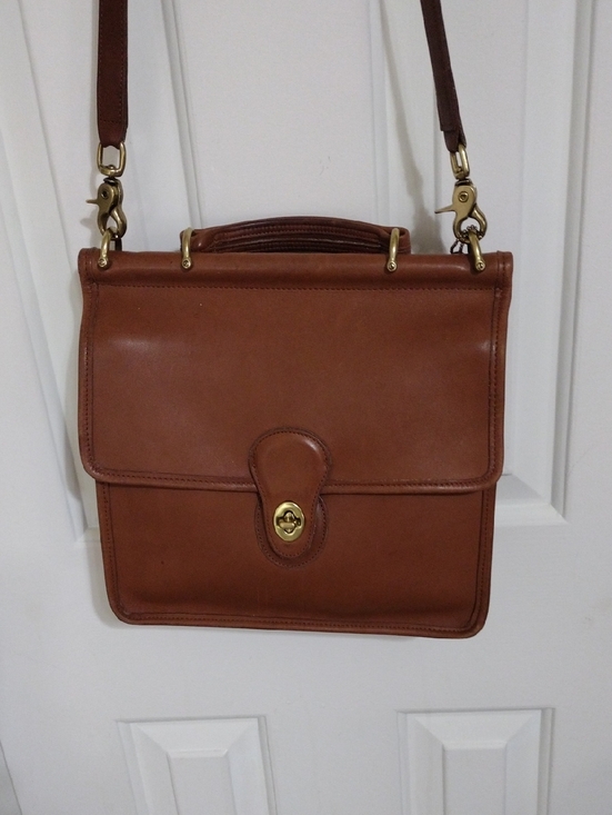 Coach Handbags - Coach Willis Bag Leather Turn-Lock Crossbody in British Tan Leather